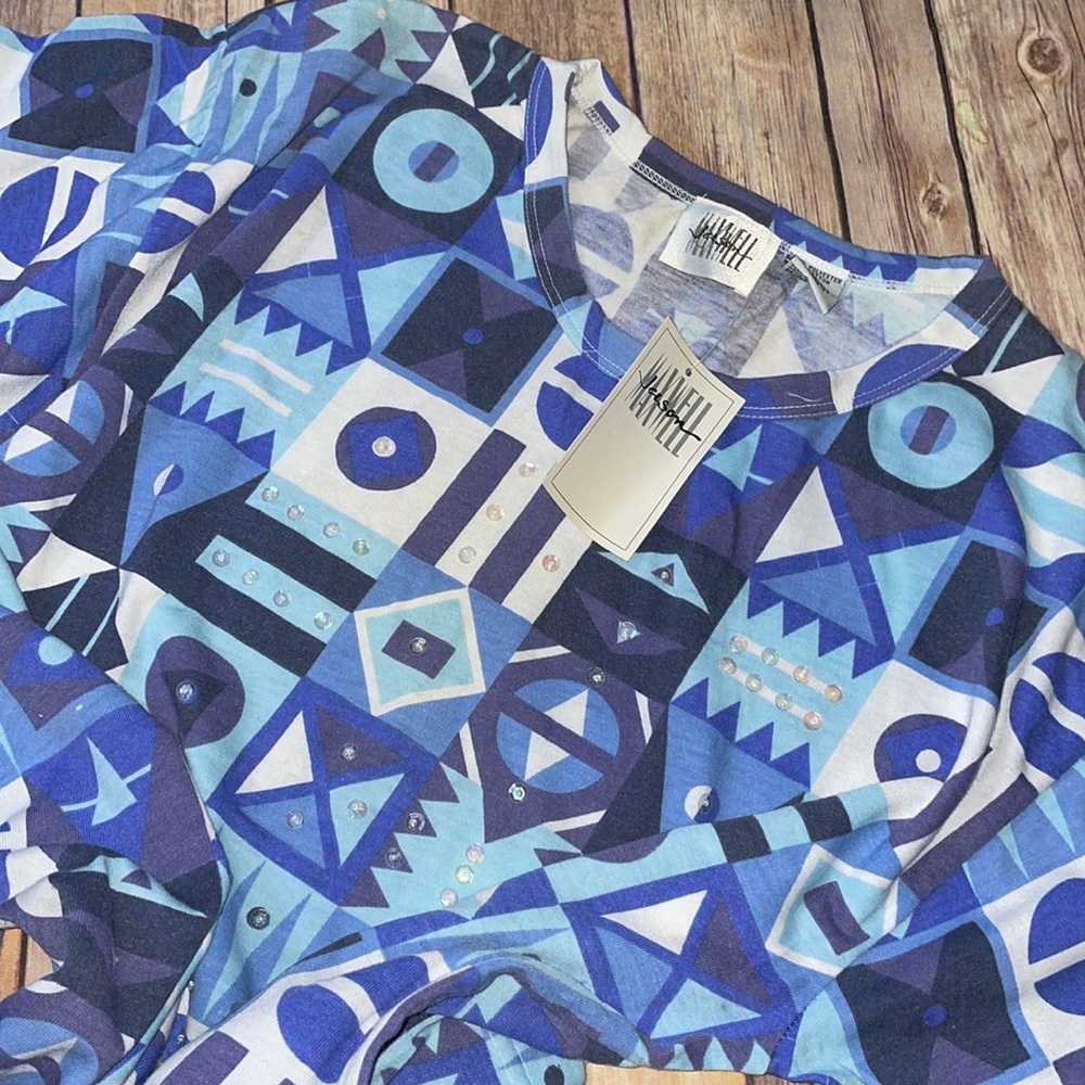 🦋Jason Maxwell Geometric Blue & White tee, Size Medium